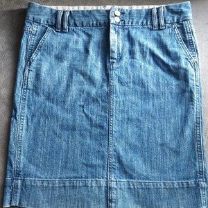 Women's Blue Denim Short Skirt Gap 1969.  Soft Feel. Pristine Condition! Size 8